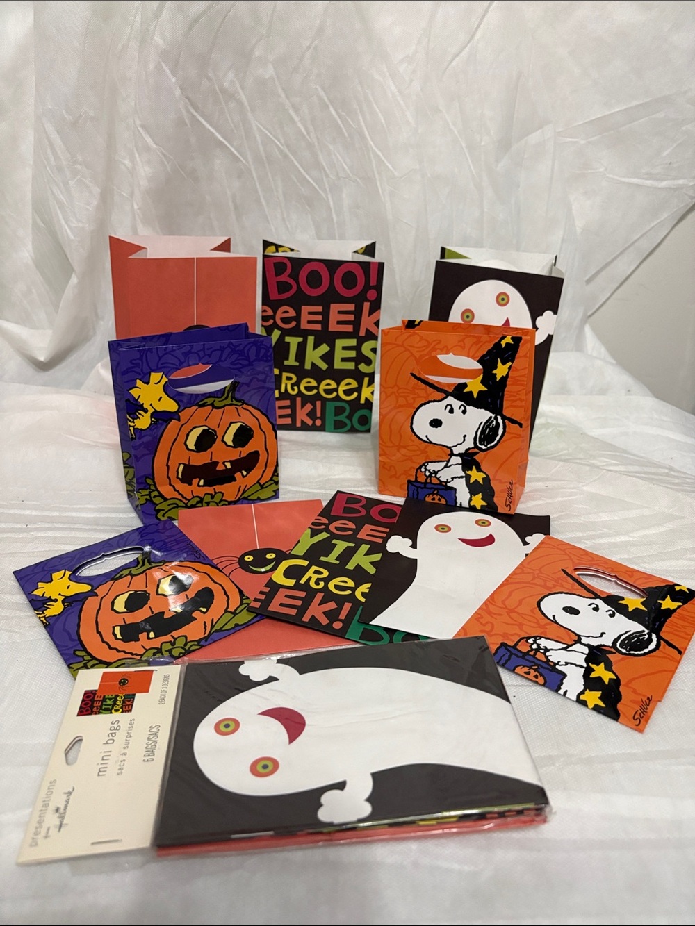 Hallmark Halloween Treat Bags  Bundle of 16 NWT